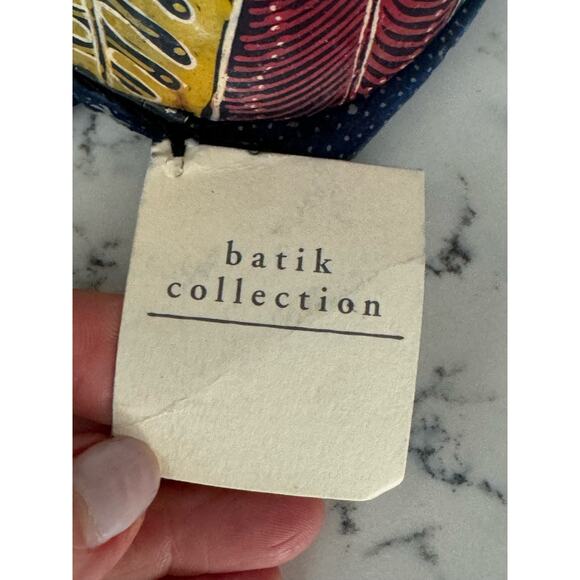 Hand Carved Wood Cat Face Box Covered in Hand Dyed Batik - Picture 9 of 14